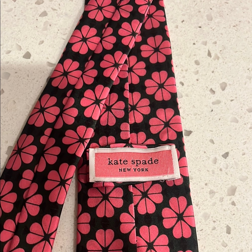 Kate Spade neck tie.